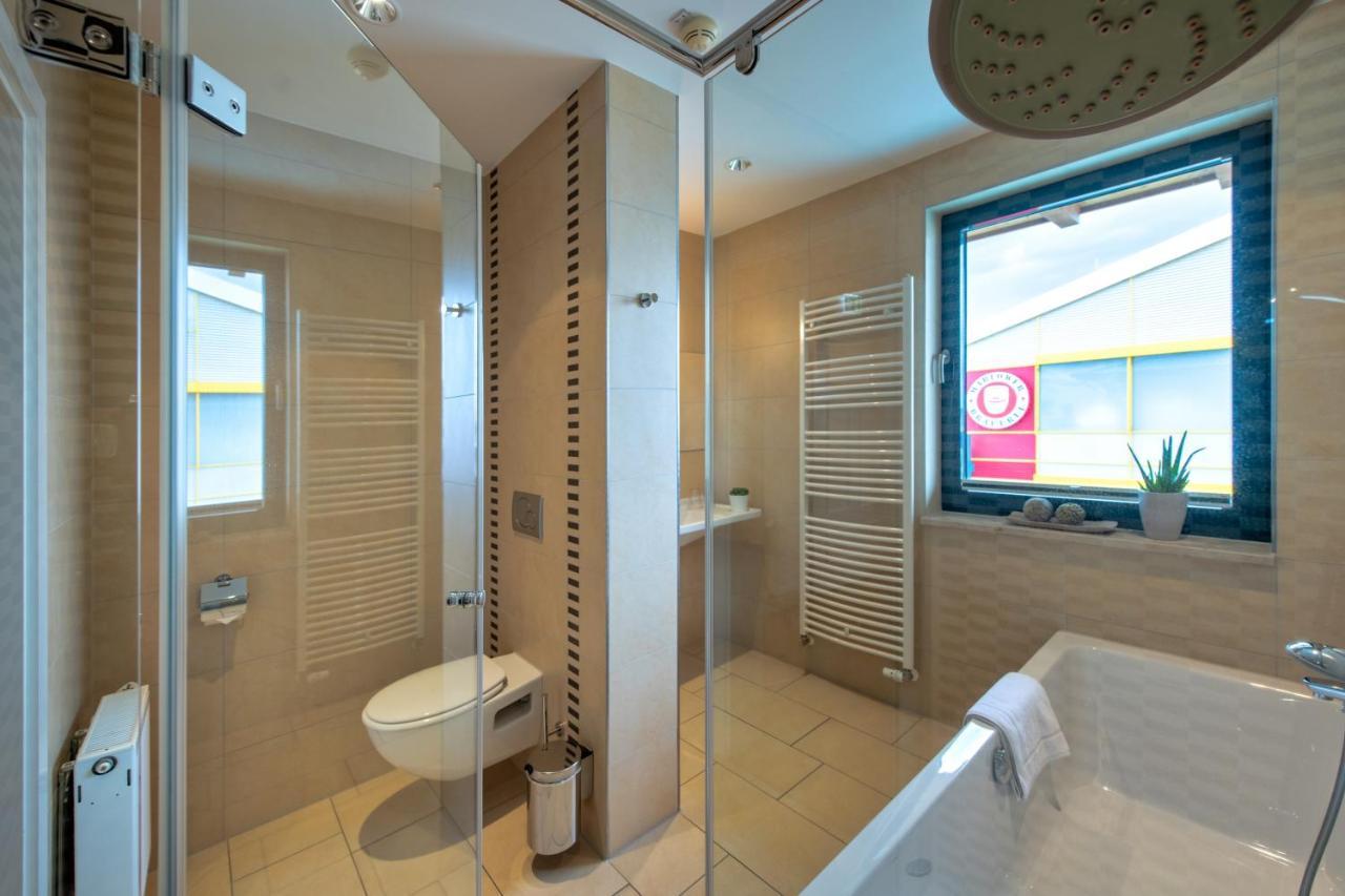 Recknitztal-Hotel มาร์โลว์ ภายนอก รูปภาพ